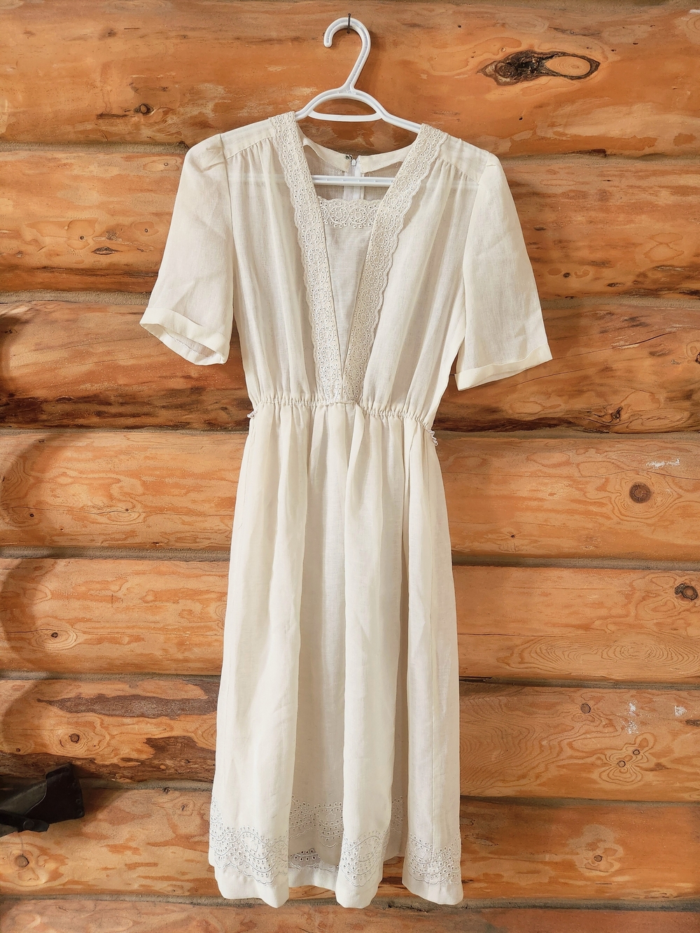 Vintage Women's Cream Lace-Trim Midi Dress